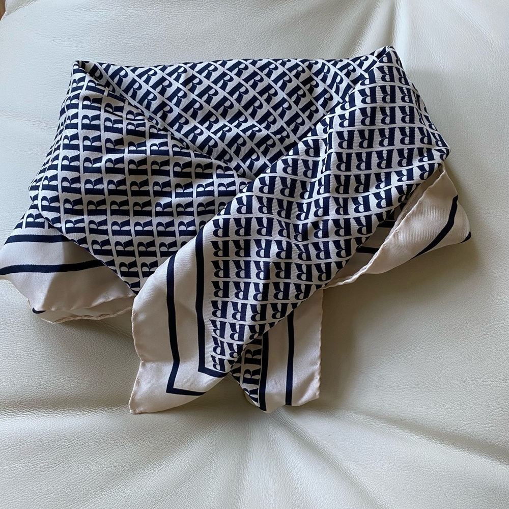 Rouje Ivory R scarf